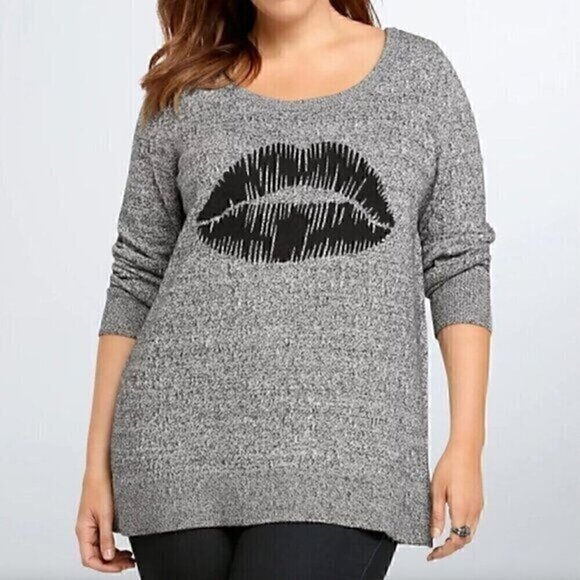 TORRID 0 Plus Size Lip Print Knit Sweater Black White Gray Lipstick Makeup MUA - Picture 1 of 15